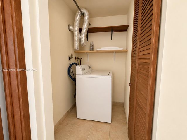 3719 Riverside Dr, Coral Springs, FL 33065