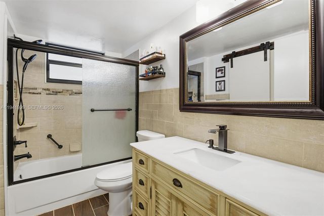 5501 Lakeside Dr 204, Margate, FL 33063