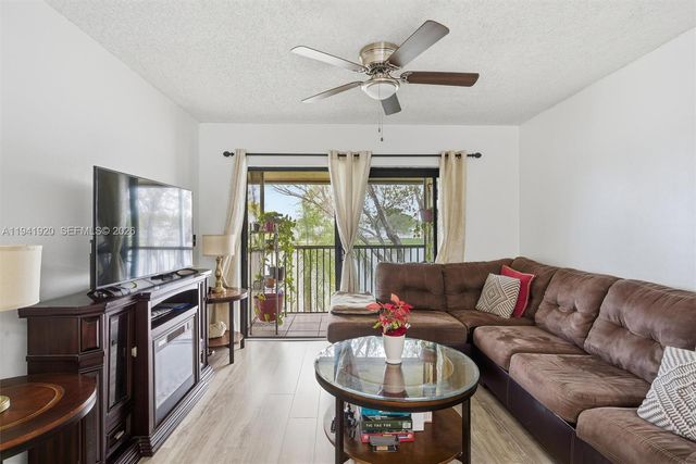 5501 Lakeside Dr 204, Margate, FL 33063