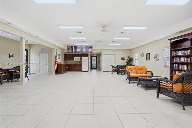 5501 Lakeside Dr 204, Margate, FL 33063