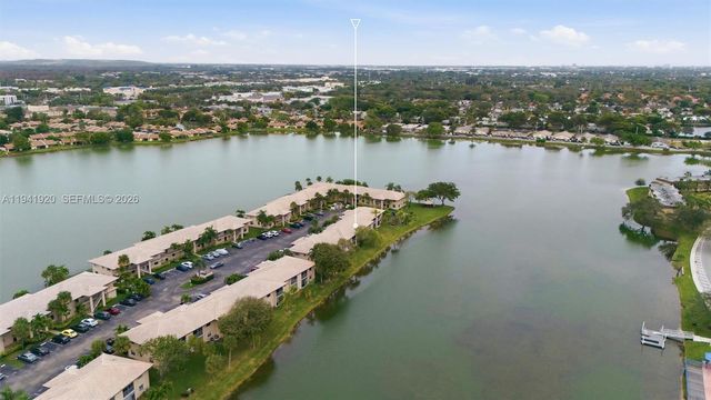 5501 Lakeside Dr 204, Margate, FL 33063