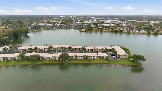 5501 Lakeside Dr 204, Margate, FL 33063