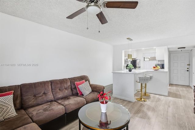 5501 Lakeside Dr 204, Margate, FL 33063