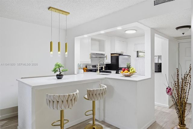 5501 Lakeside Dr 204, Margate, FL 33063