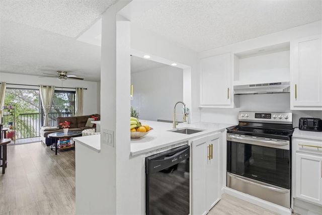 5501 Lakeside Dr 204, Margate, FL 33063