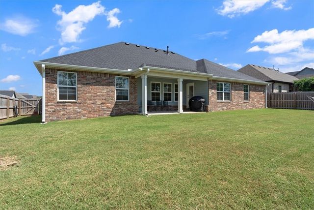 808 Fallon Street, Siloam Springs, AR 72761