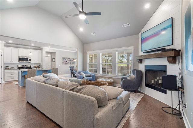 808 Fallon Street, Siloam Springs, AR 72761