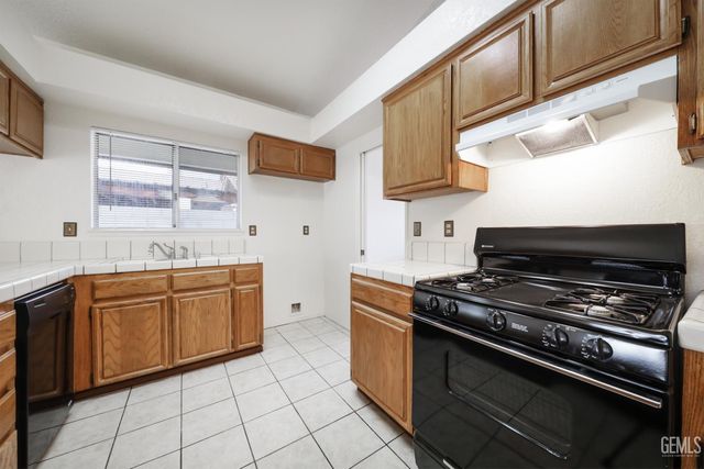 4613 Black Rock Mountain Court, Bakersfield, CA 93304