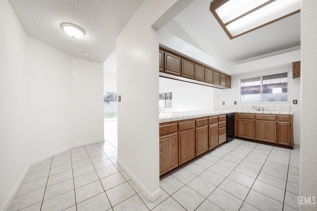 4613 Black Rock Mountain Court, Bakersfield, CA 93304