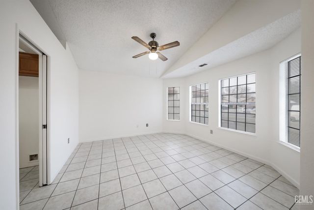 4613 Black Rock Mountain Court, Bakersfield, CA 93304