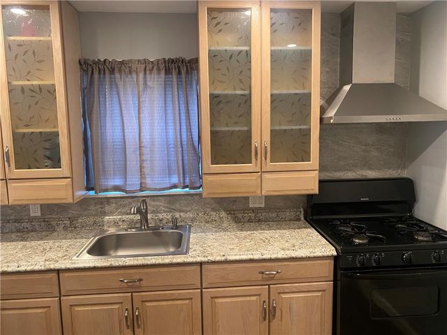 123 East Elizabeth Avenue, Bethlehem City, PA 18018
