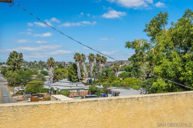 2901 Helix St, Spring Valley, CA 91977