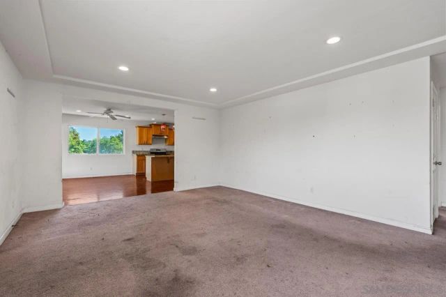 2901 Helix St, Spring Valley, CA 91977