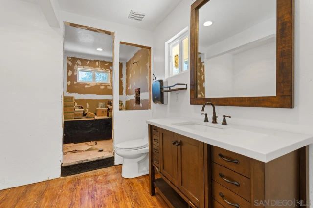 2901 Helix St, Spring Valley, CA 91977