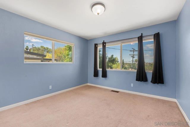 2901 Helix St, Spring Valley, CA 91977