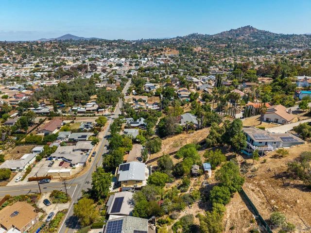 2901 Helix St, Spring Valley, CA 91977