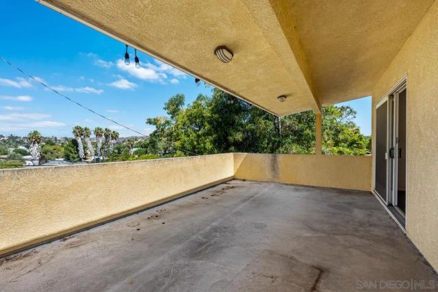 2901 Helix St, Spring Valley, CA 91977