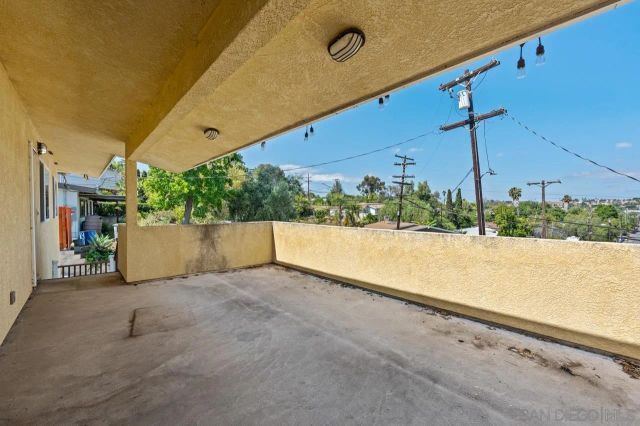 2901 Helix St, Spring Valley, CA 91977