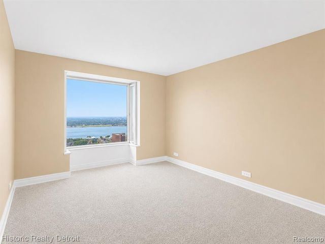 1300 E Lafayette 2803, Detroit, MI 48207