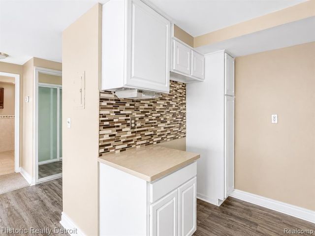 1300 E Lafayette 2803, Detroit, MI 48207