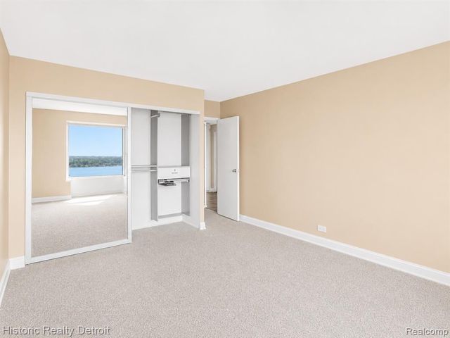 1300 E Lafayette 2803, Detroit, MI 48207