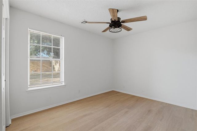 612 W Perry Drive, Mustang, OK 73064