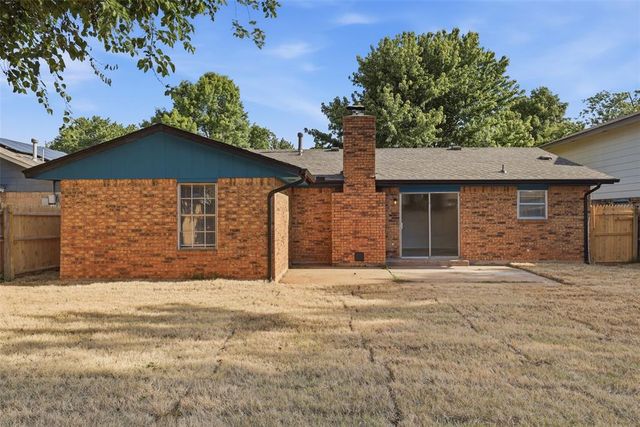 612 W Perry Drive, Mustang, OK 73064