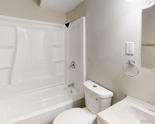 4 Bruce Drive, Florissant, MO 63031