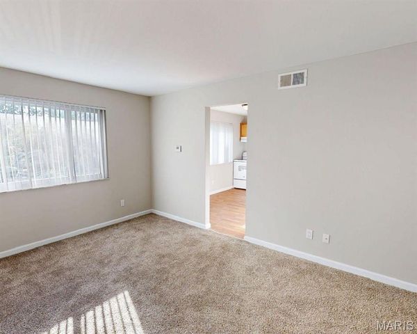 4 Bruce Drive, Florissant, MO 63031