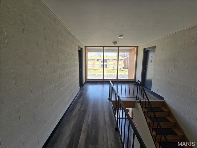 4 Bruce Drive, Florissant, MO 63031