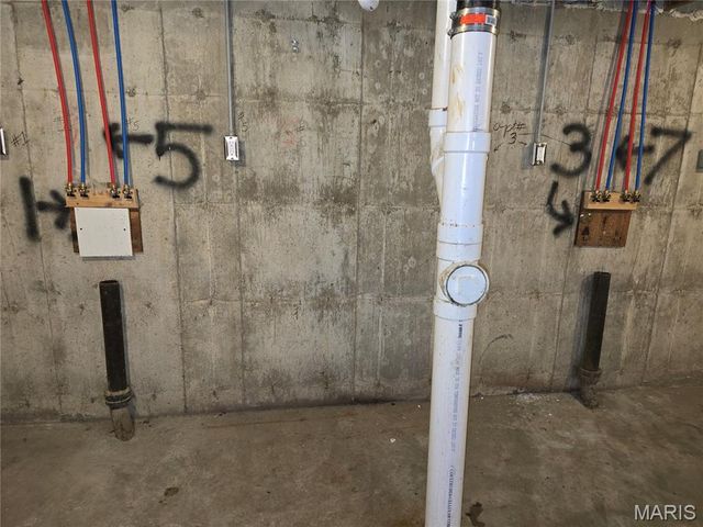 4 Bruce Drive, Florissant, MO 63031