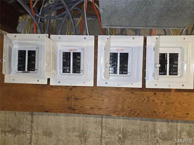 4 Bruce Drive, Florissant, MO 63031