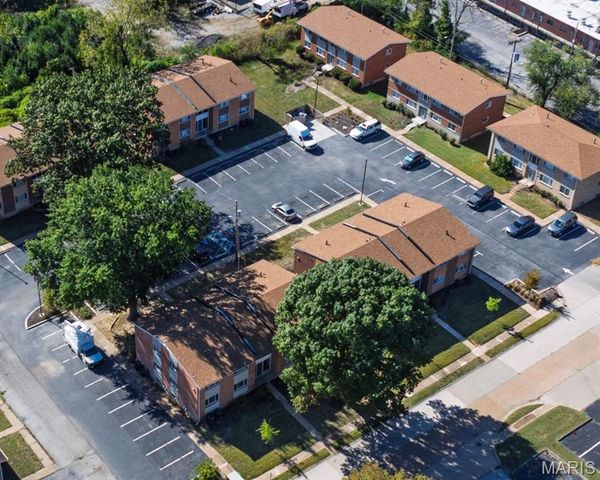 4 Bruce Drive, Florissant, MO 63031