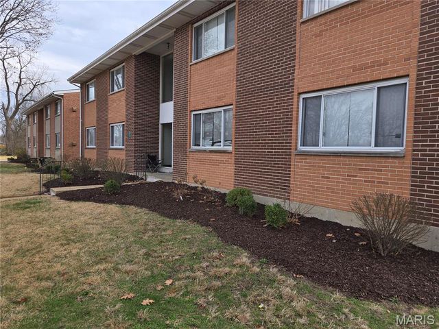 4 Bruce Drive, Florissant, MO 63031