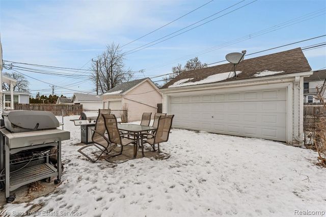 1308 Beaconsfield Avenue, Grosse Pointe, MI 48230