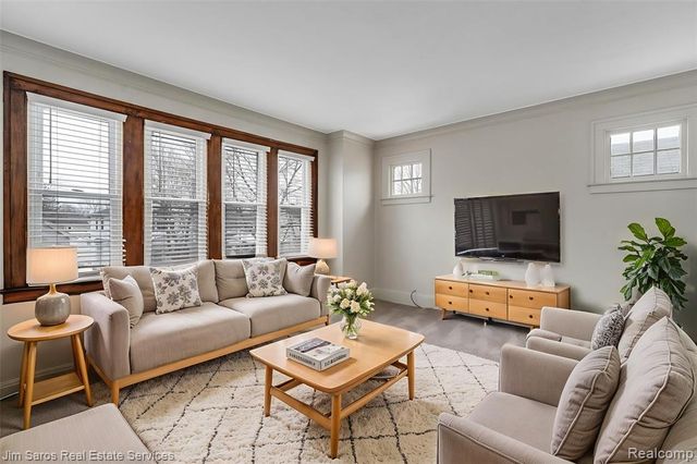 1308 Beaconsfield Avenue, Grosse Pointe, MI 48230