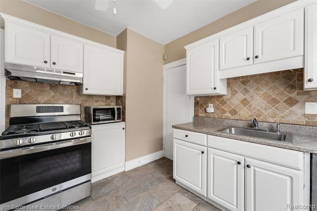 1308 Beaconsfield Avenue, Grosse Pointe, MI 48230