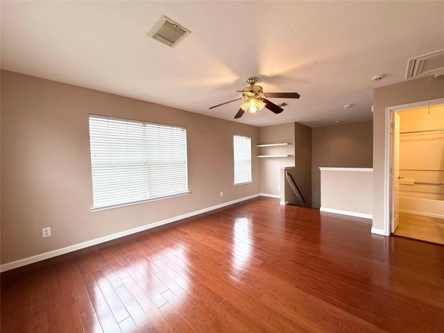 9922 Sand Lodge Lane, Houston, TX 77089