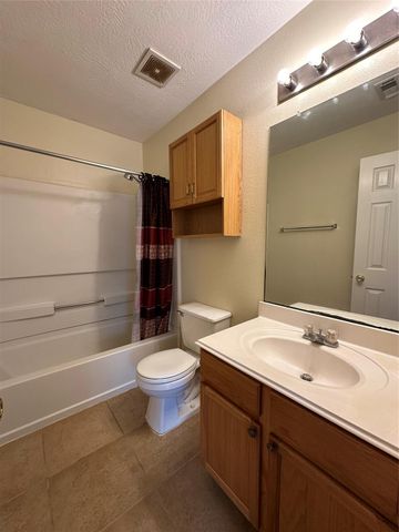 9922 Sand Lodge Lane, Houston, TX 77089