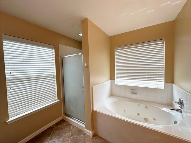 9922 Sand Lodge Lane, Houston, TX 77089
