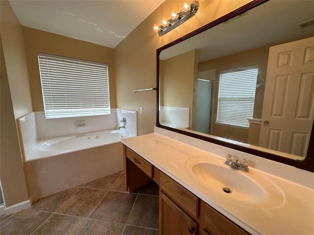 9922 Sand Lodge Lane, Houston, TX 77089