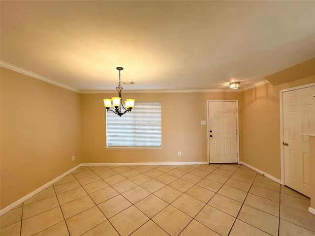 9922 Sand Lodge Lane, Houston, TX 77089