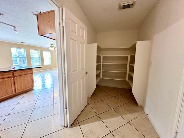 9922 Sand Lodge Lane, Houston, TX 77089