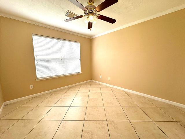 9922 Sand Lodge Lane, Houston, TX 77089