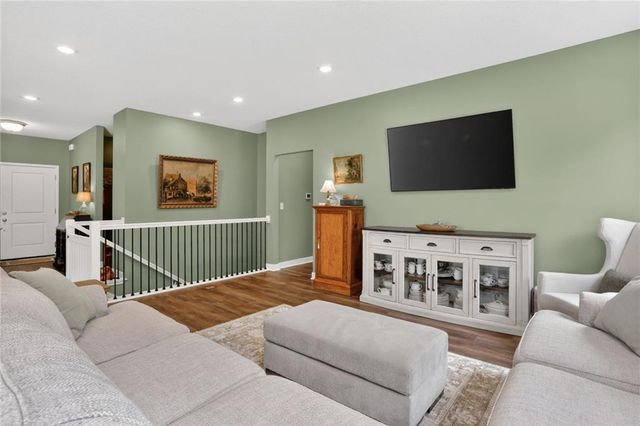 308 Woodview Drive, Raymore, MO 64083
