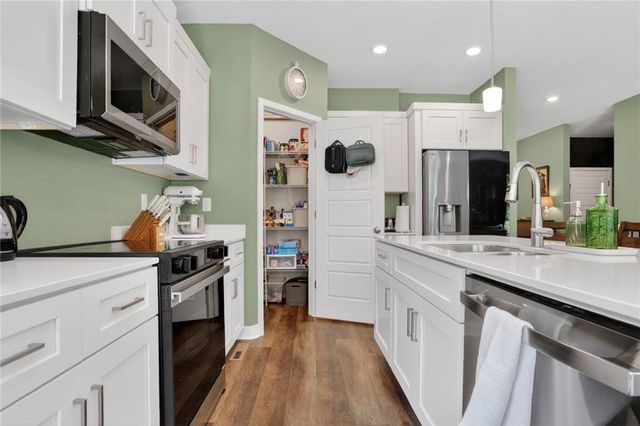 308 Woodview Drive, Raymore, MO 64083