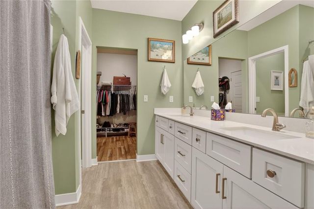 308 Woodview Drive, Raymore, MO 64083
