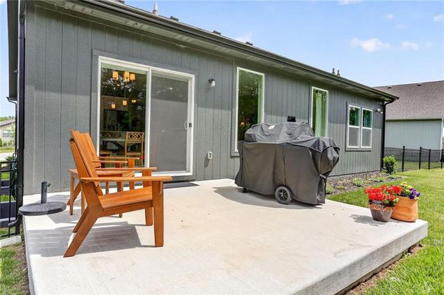 308 Woodview Drive, Raymore, MO 64083
