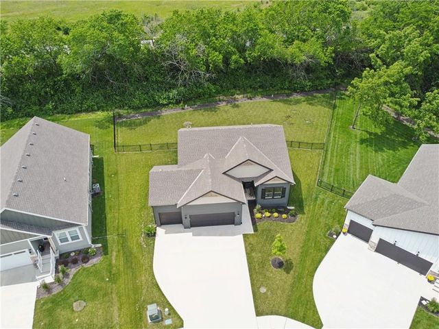 308 Woodview Drive, Raymore, MO 64083