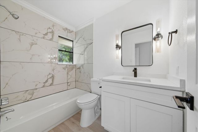 5703 Woodville Lane, Pearland, TX 77584
